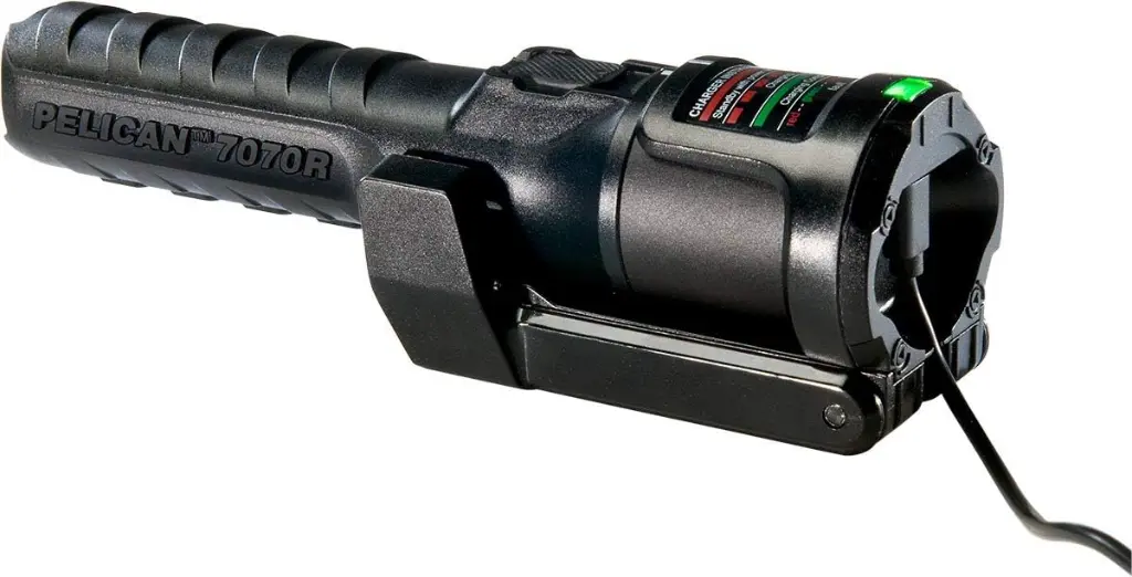 Pelican 7070R Rechargeable Tactical LED 4.webp