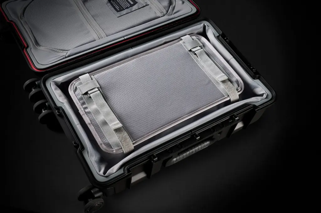 HC22,PELICAN TRVL HARDSIDE CARRY-ON,BLK