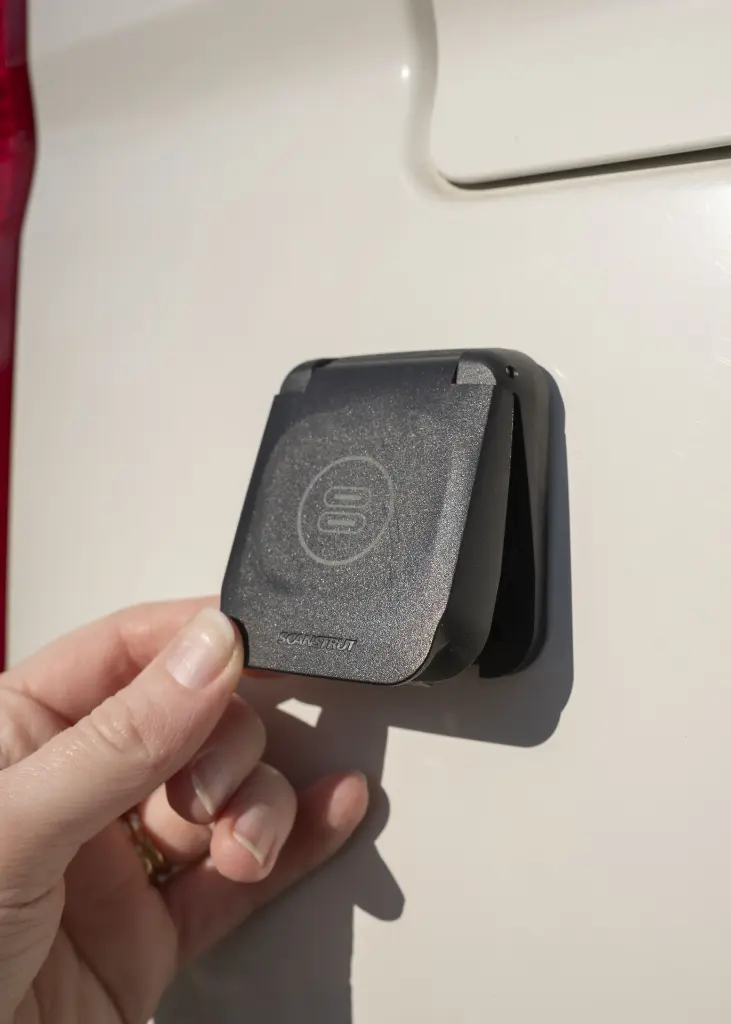 Ventura Series - Dual USB-C Socket 4.webp