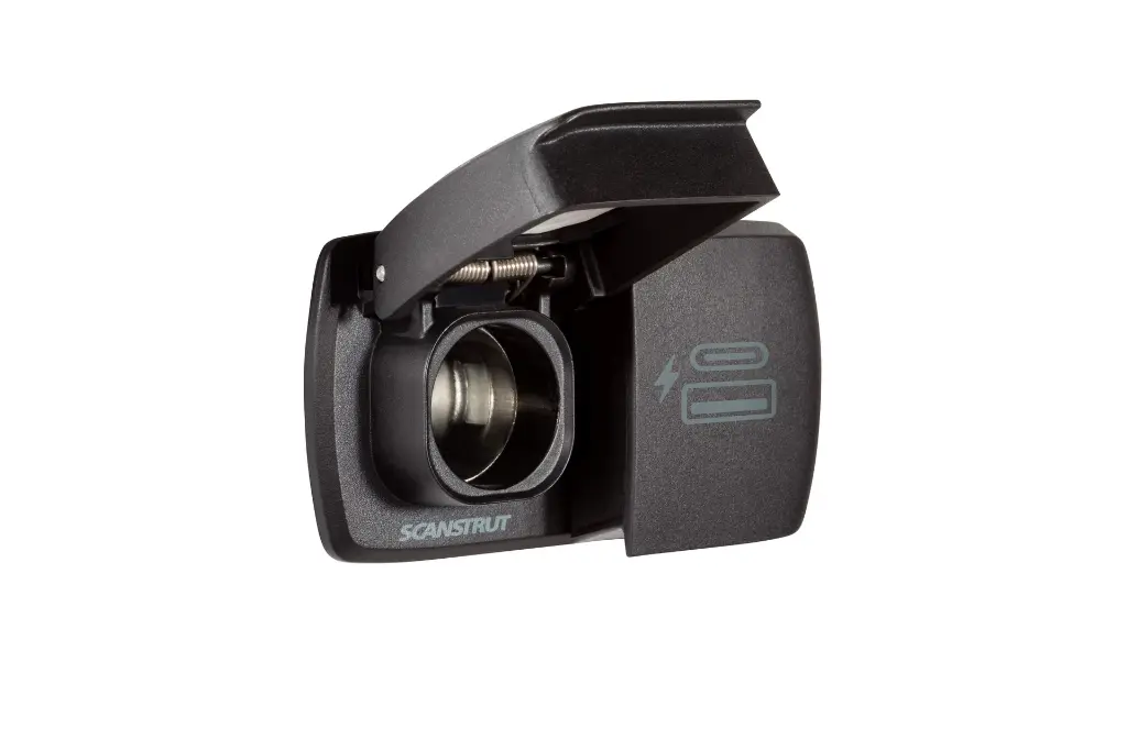 FLIP PRO DUO USB-A / USB-C & 12V Power Socket