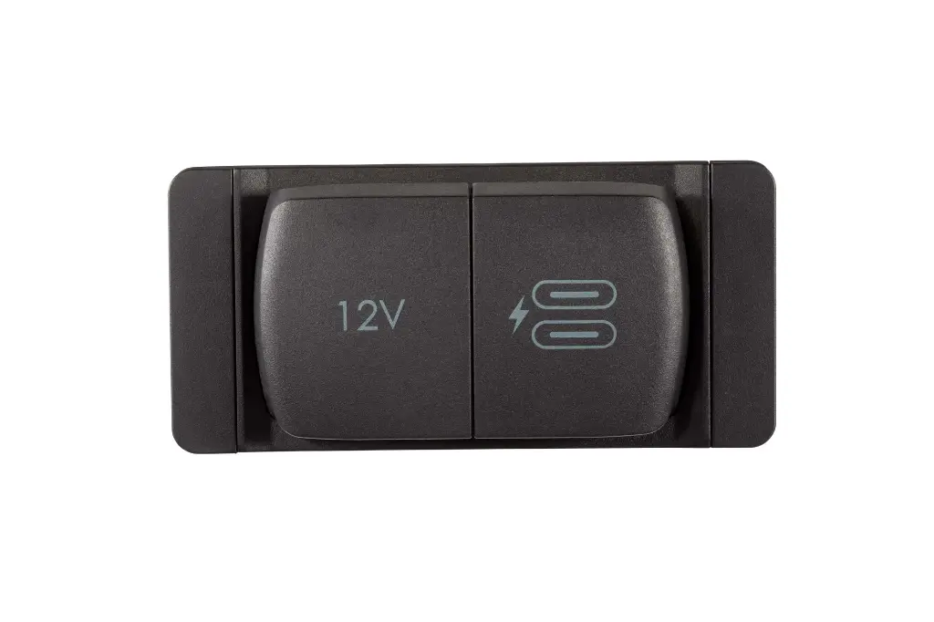 FLIP PRO MULTI USB-C & 12V POWER SOCKET